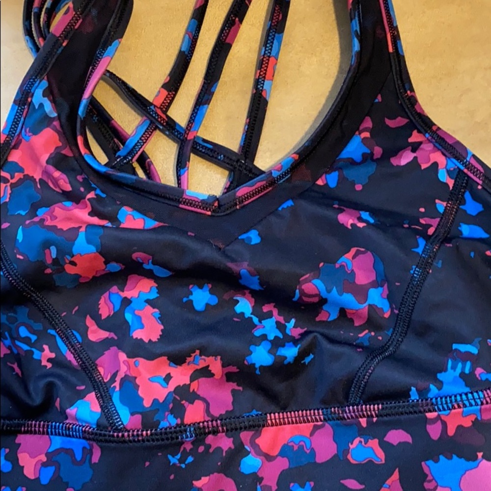 Lululemon sports bra